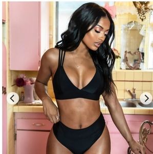 NWT Kulani Kini Triangle in Black, L